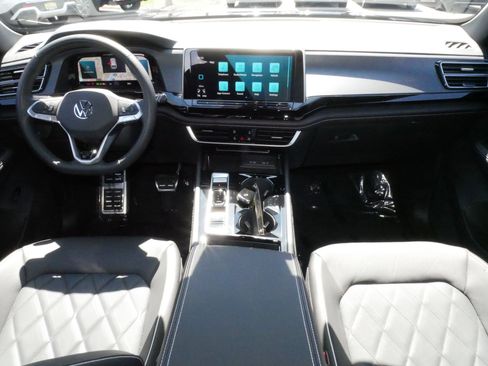 Used 2024 Volkswagen Atlas Cross Sport SEL Premium R-Line image 10