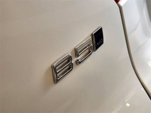 New 2026 Volvo XC40 B5 Plus w/ Protection Package Premier image 13