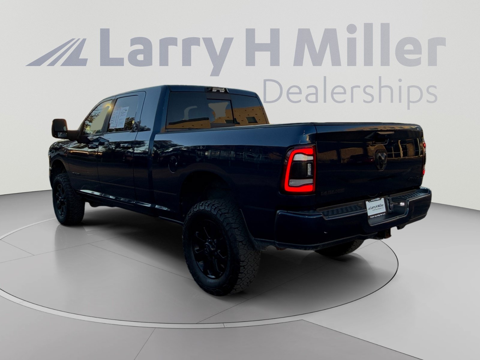 Used 2024 RAM 2500 Laramie w/ Night Edition AWD/4WD image 3