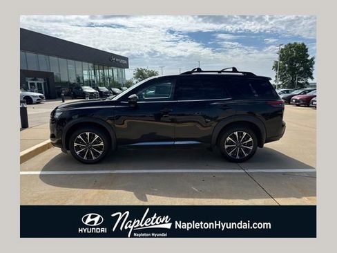 Used 2026 Nissan Pathfinder Platinum w/ Cargo Package AWD/4WD image 1