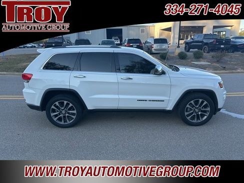 Used 2018 Jeep Grand Cherokee Limited w/ Luxury Group II image 4