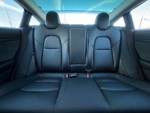 Used 2022 Tesla Model 3 Performance image 9