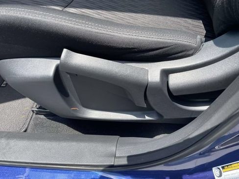 Used 2020 Nissan Rogue S FWD image 19