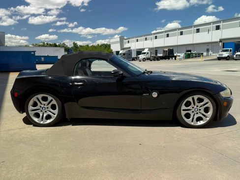 Used 2005 BMW Z4 3.0i RWD image 6