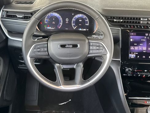 New 2026 Jeep Grand Cherokee 4WD image 13