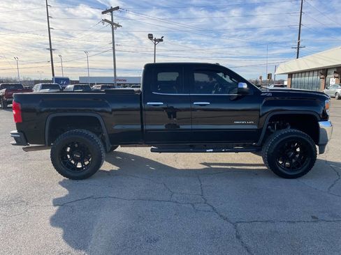 Used 2017 GMC Sierra 2500 SLE w/ SLE Preferred Package image 7