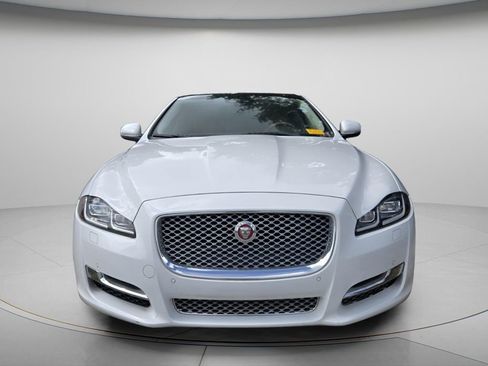 Used 2019 Jaguar XJ L Portfolio RWD image 3