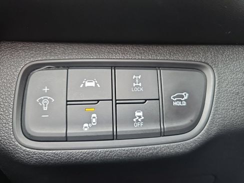 Used 2020 Hyundai Santa Fe SEL w/ Convenience + Premium Package AWD/4WD image 16