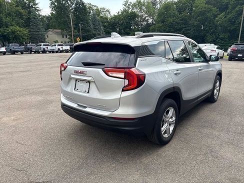 Used 2022 GMC Terrain SLE w/ Driver Convenience Package image 6