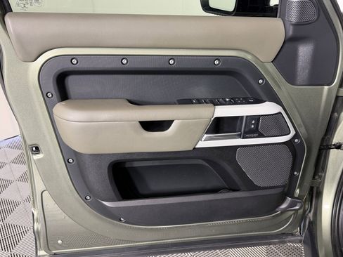 Used 2022 Land Rover Defender 110 X-Dynamic HSE image 12