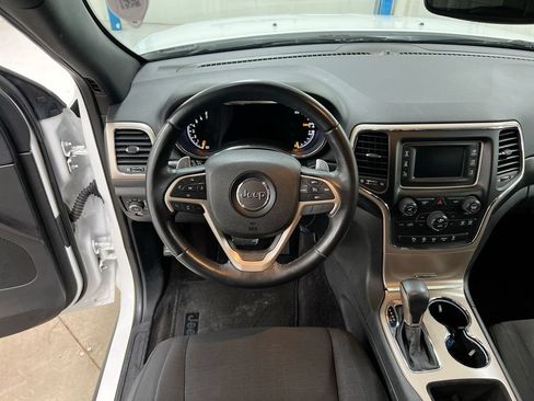 Used 2017 Jeep Grand Cherokee Laredo w/ Quick Order Package 2BE RWD image 19