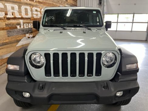 Used 2023 Jeep Wrangler Unlimited Sport AWD/4WD image 10