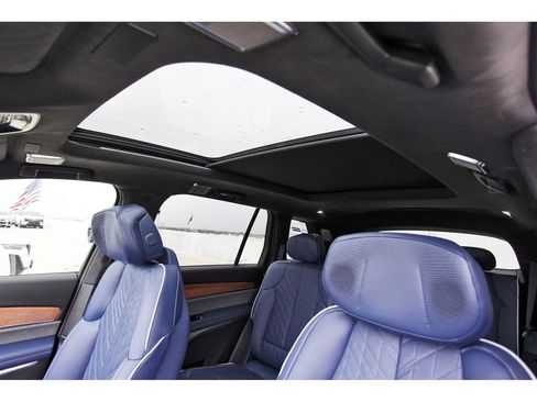 New 2026 Cadillac Vistiq Premium Luxury image 23