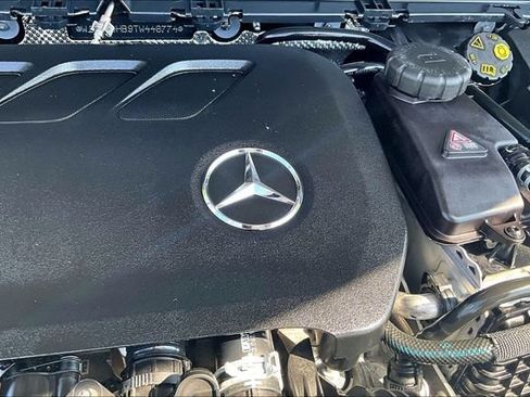 Used 2026 Mercedes-Benz GLB 250 4MATIC image 29