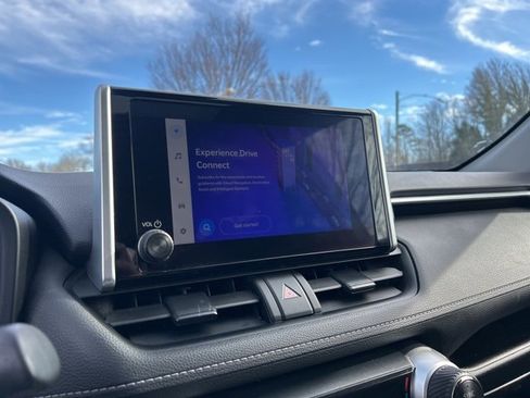 Used 2023 Toyota RAV4 XLE image 23