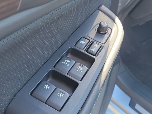 Used 2017 Subaru Legacy 2.5i Limited image 21