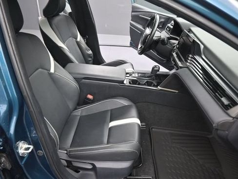 Used 2025 Toyota Camry SE FWD image 14