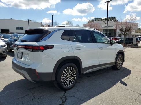 Used 2025 Volkswagen Tiguan S image 4