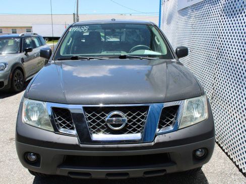 Used 2015 Nissan Frontier SV w/ SV Value Truck Package RWD image 3