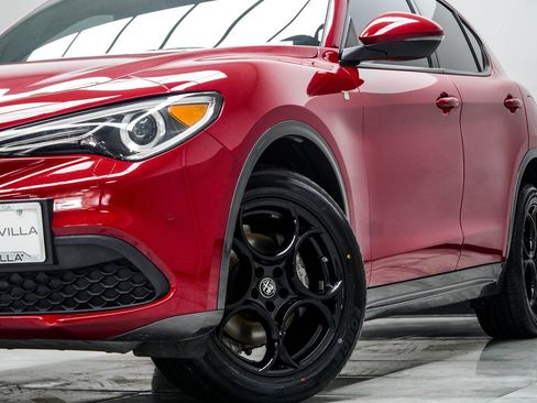 Used 2022 Alfa Romeo Stelvio Ti image 3