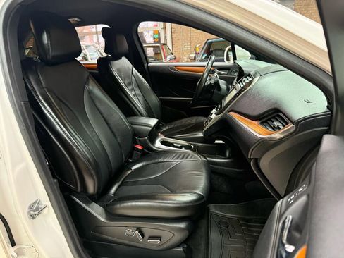 Used 2018 Lincoln MKC Select w/ Select Plus Package FWD image 25