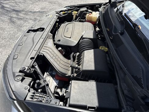 Used 2022 Chrysler Voyager LX FWD image 40