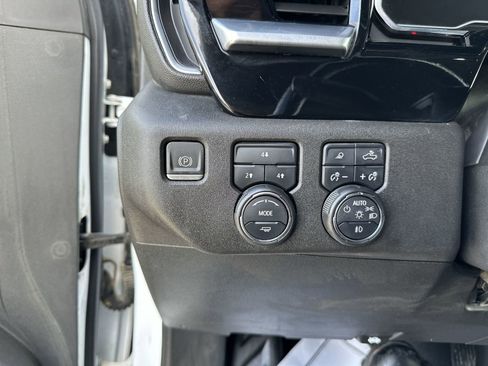 Used 2024 Chevrolet Silverado 2500 LT w/ Convenience Package AWD/4WD image 15