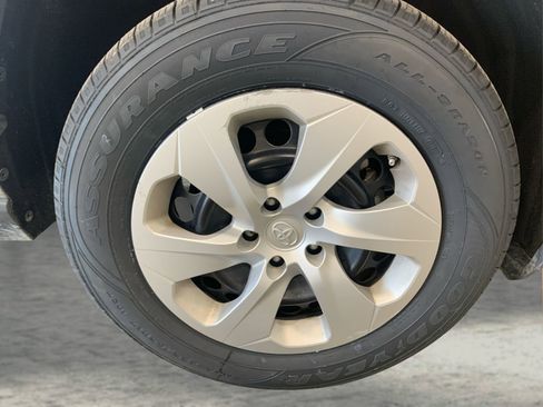 Used 2024 Toyota RAV4 LE image 20