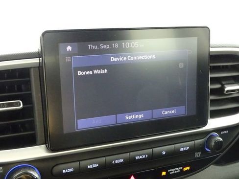 Used 2024 Hyundai Venue SEL image 27