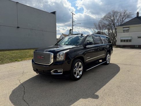 Used 2016 GMC Yukon XL Denali w/ Open Road Package image 3
