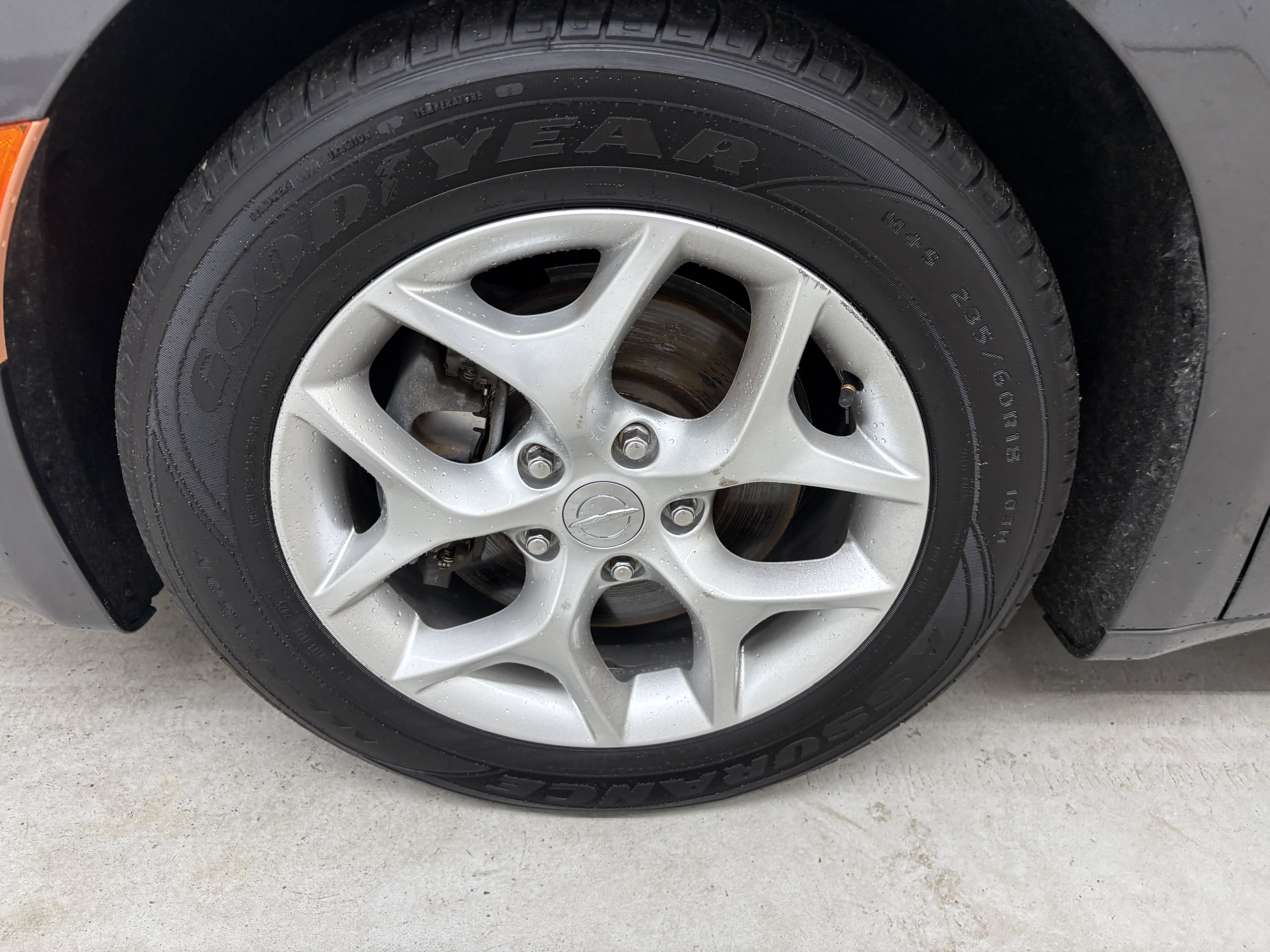 Used 2020 Chrysler Pacifica Limited w/ Advanced Safetytec Group FWD image 7