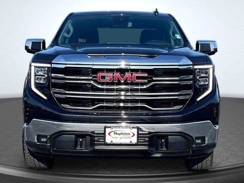 Used 2022 GMC Sierra 1500 SLT w/ SLT Premium Package AWD/4WD image 3