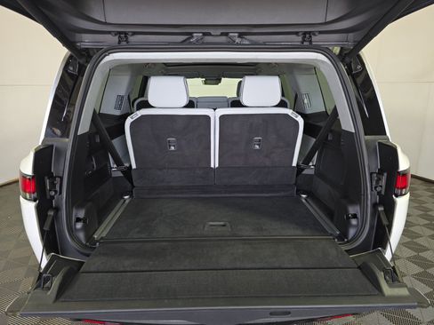Used 2024 Rivian R1S Adventure AWD/4WD image 15