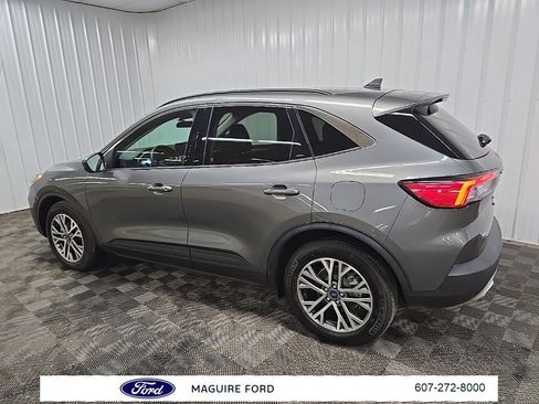 Used 2022 Ford Escape SEL w/ Technology Package image 4