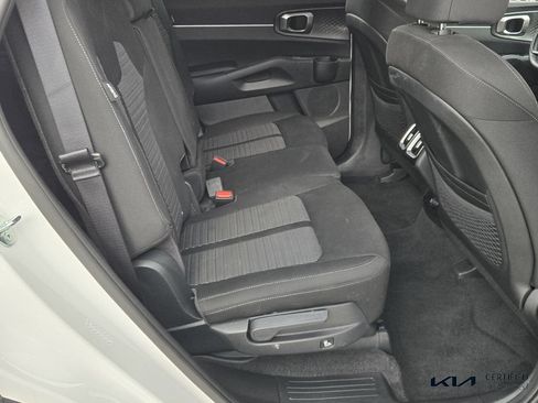 Certified 2026 Kia Sorento LX FWD image 16