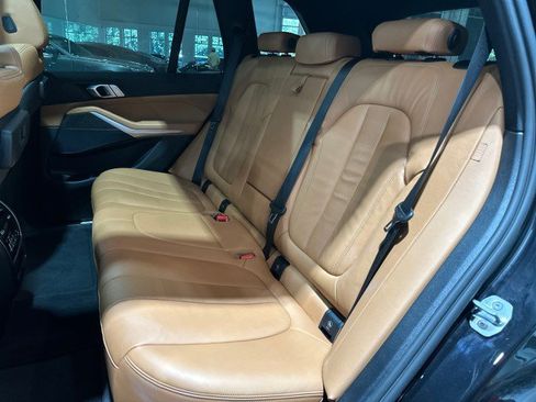 Used 2022 BMW X5 xDrive40i w/ M Sport Package AWD/4WD image 6