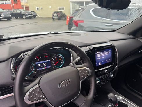 Used 2023 Chevrolet Traverse RS image 24
