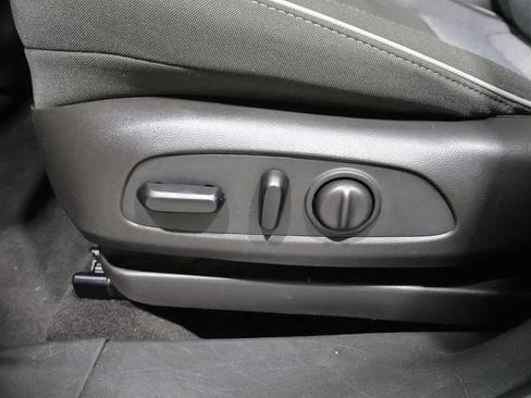 Used 2023 Chevrolet TrailBlazer LT AWD/4WD image 12