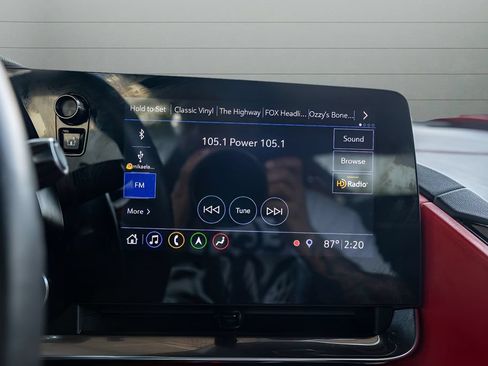 Used 2020 Chevrolet Corvette Stingray Preferred Cpe w/ 2LT Preferred Equipment Group RWD image 22