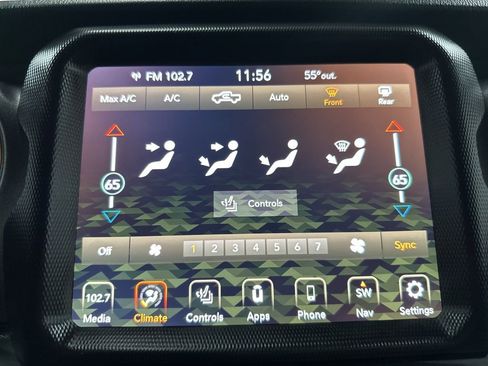 Used 2022 Jeep Gladiator Mojave w/ Cold Weather Group AWD/4WD image 32