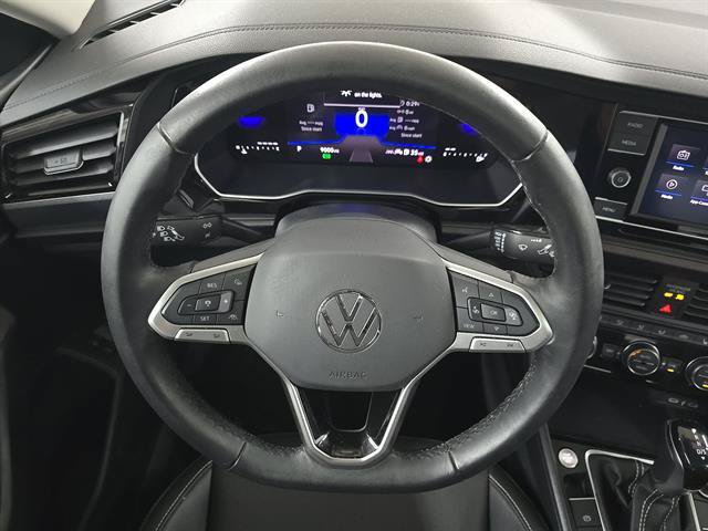 Used 2024 Volkswagen Jetta SE w/ Panoramic Sunroof Package FWD image 8