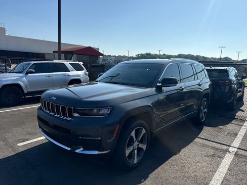 Used 2023 Jeep Grand Cherokee L Limited w/ Luxury Tech Group II AWD/4WD image 6