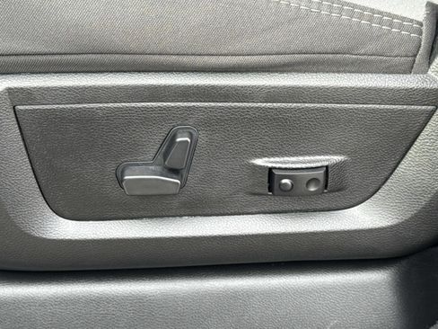 Used 2024 RAM 2500 Big Horn w/ Bed Utility Group image 14