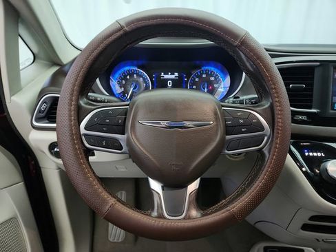 Used 2020 Chrysler Voyager LX w/ Cold Weather Group FWD image 12