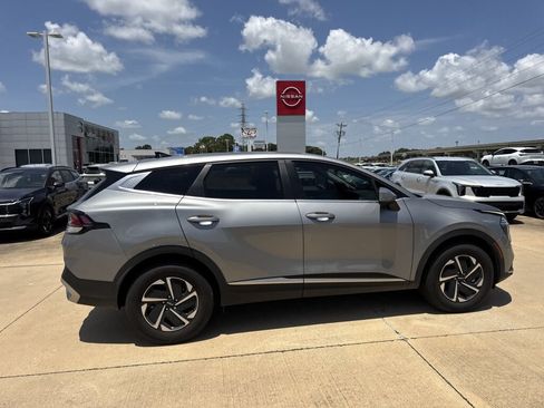 Certified 2025 Kia Sportage LX FWD image 15