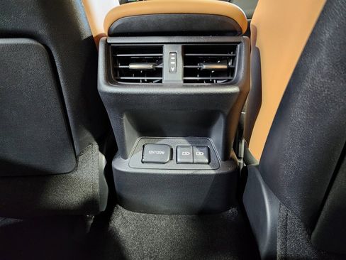 Used 2024 Lexus ES 300h w/ Premium Package image 28