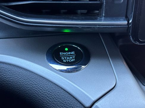 Used 2021 Ford Explorer XLT w/ Equipment Group 202A image 21