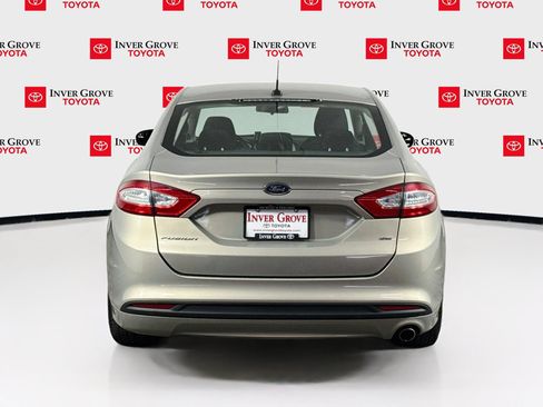 Used 2016 Ford Fusion SE FWD image 6