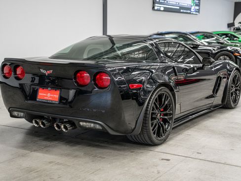 Used 2013 Chevrolet Corvette Z06 w/ 3LZ Preferred Equipment Group RWD image 8