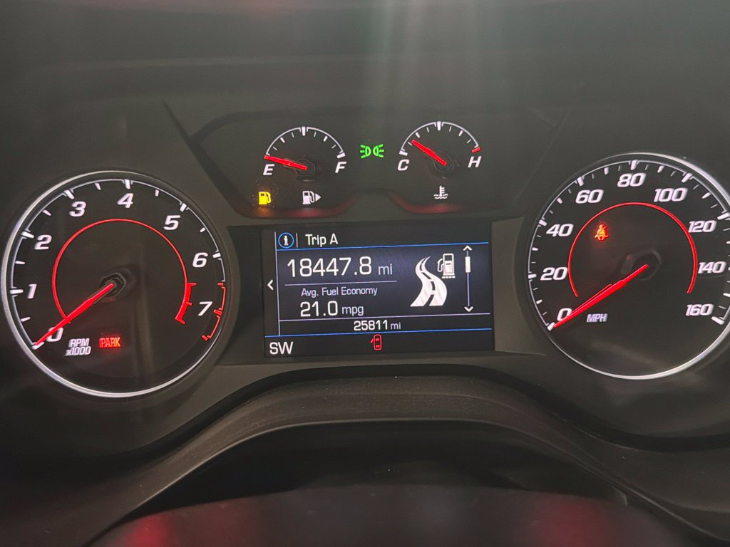 Used 2021 Chevrolet Camaro LT RWD image 10